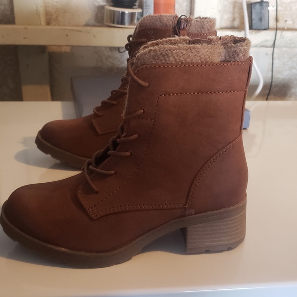 Boots - Picture 1 of 3